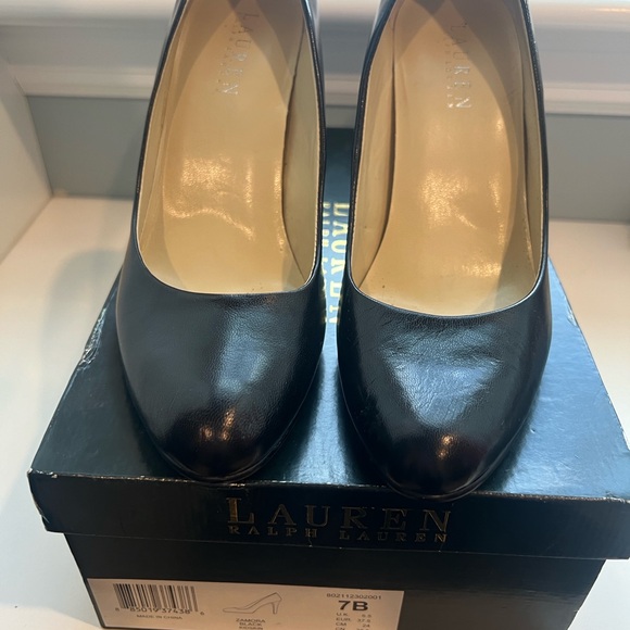 Ellen Tracy Cody Black Patent Leather Platform Heels Size 7M -Very Gently Used - Picture 3 of 9